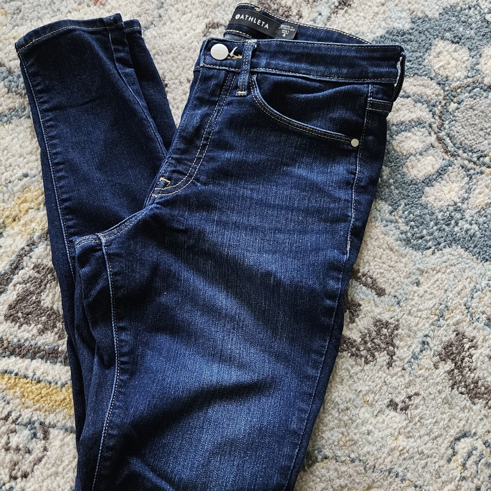 Womens size 4 Athleta dark wash skinny jeans